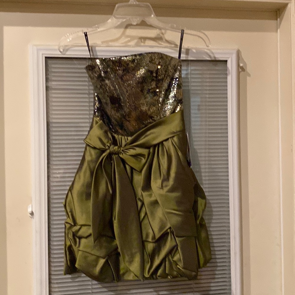 Jessica McClintock size 1 green strapless partial sequin dress